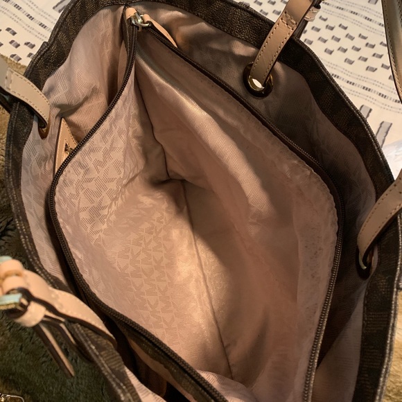 Michael Kotrs tote and wallet - Picture 4 of 8